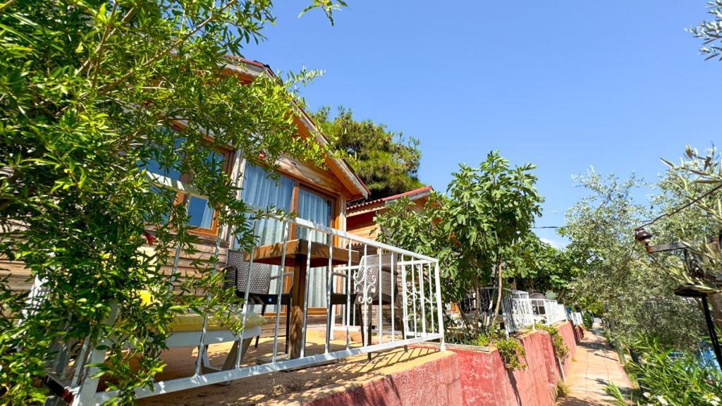 Gaia Bungalow Bed & Breakfast Ayvalik Luaran gambar